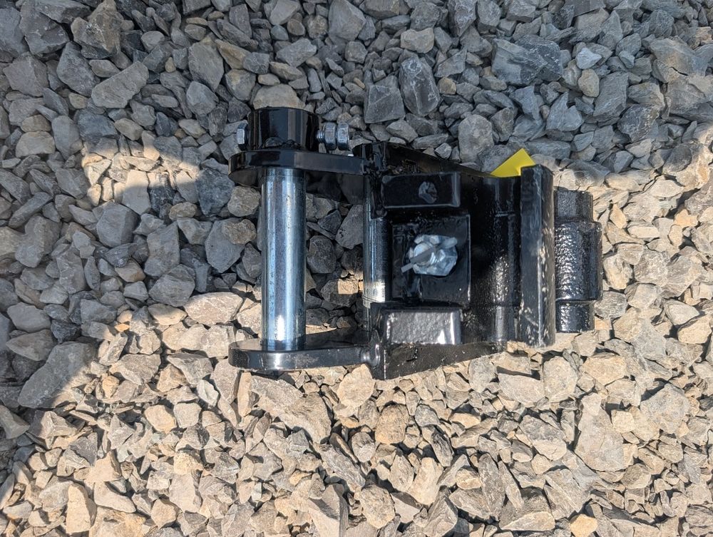 Lot 408: 2025 FUTURE MINI EXCAVATOR QUICK COUPLER