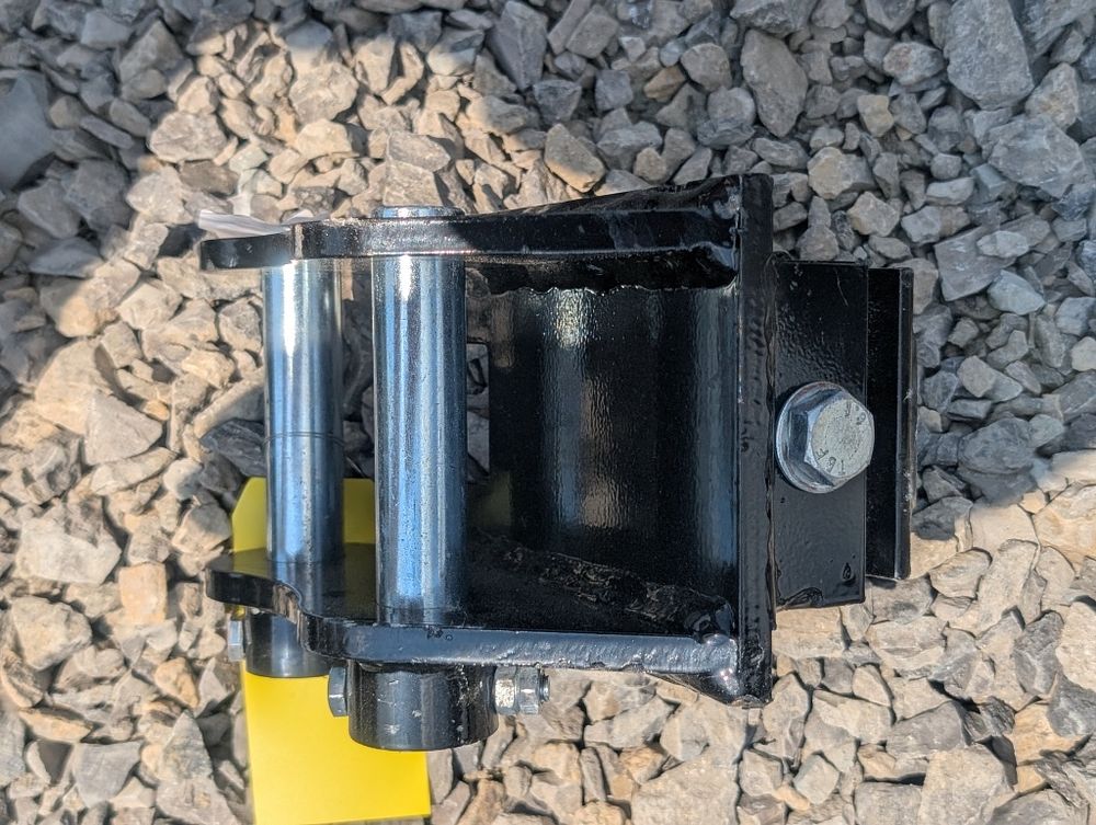 Lot 409: 2025 FUTURE MINI EXCAVATOR QUICK COUPLER