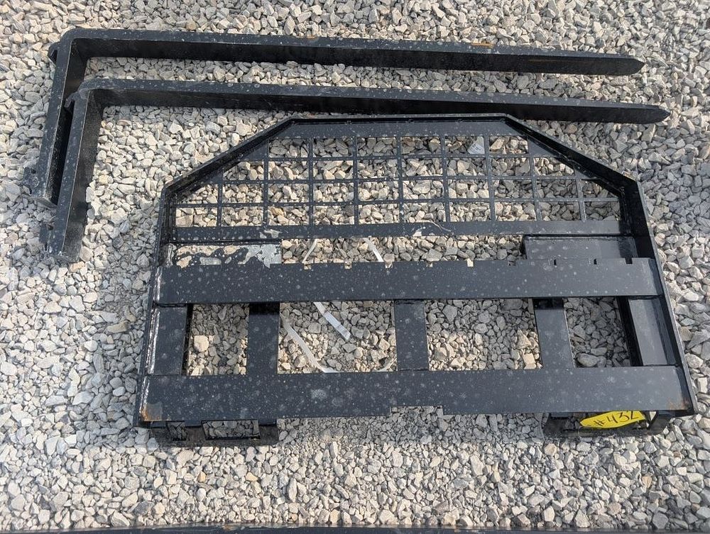 Lot 432: 2025 FUTURE SKID STEER PALLET FORKS