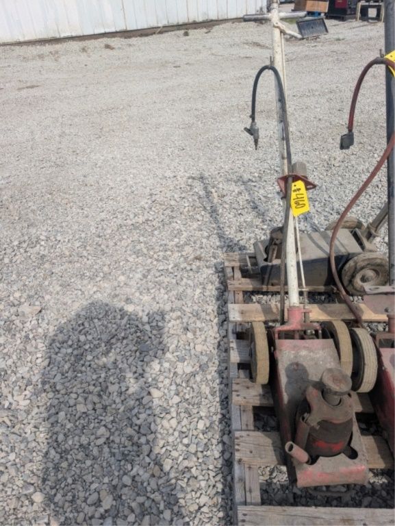 Lot 460: HYDRAULIC TRUCK JACK