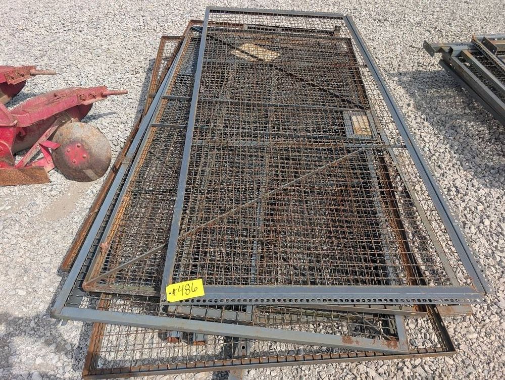 Lot 486: WIRE CAGE