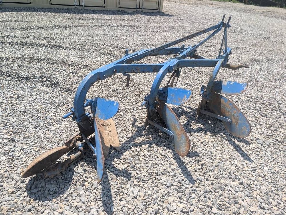 Lot 496: FORD THREE BOTTOM PLOW