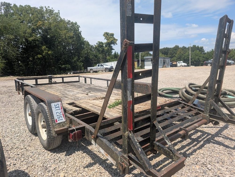 Lot 498: BUMPER PULL EQUIPMENT TRAILER