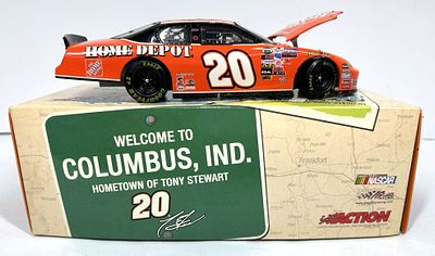 TONY STEWART HOMETOWN EDITION. NOS TONY STEWART #20 HOME DEPOT HOMETOWN EDITION 2005 MONTE CARLO 