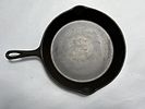 VINTAGE #8 CAST IRON SKILLET. NO8 UNMARKED MANUFACTURERImage - 1