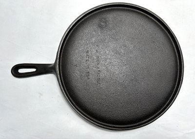 #9 USA CAST IRON GRIDDLE SKILLET. PRIMITIVE 9 INCH SKILLET MADE IN USA CAST IRON SKILLET GRIDDLE