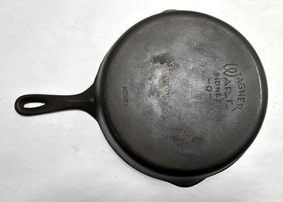 VINTAGE WAGNER WARE SYDNEY CAST SKILLET. #8 FRONT TOP HANDLE MARKED AND WAGNER WARE SYDNEY -0- 1058Y