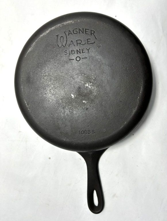 VINTAGE WAGNER WARE #10 SKILLET. WAGNER WARE CAST IRON SKILLET #10 SIZE SIDNEY O MARKING 1088 S 