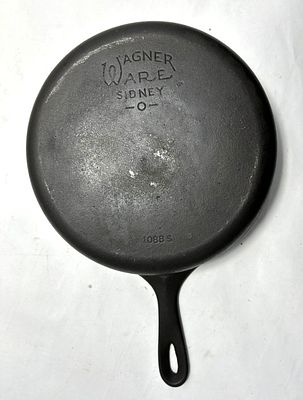 VINTAGE WAGNER WARE #10 SKILLET. WAGNER WARE CAST IRON SKILLET #10 SIZE SIDNEY O MARKING 1088 S 