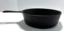 VINTAGE WAGNER WARE #10 SKILLET. WAGNER WARE CAST IRON SKILLET #10 SIZE SIDNEY O MARKING 1088 S Image - 1