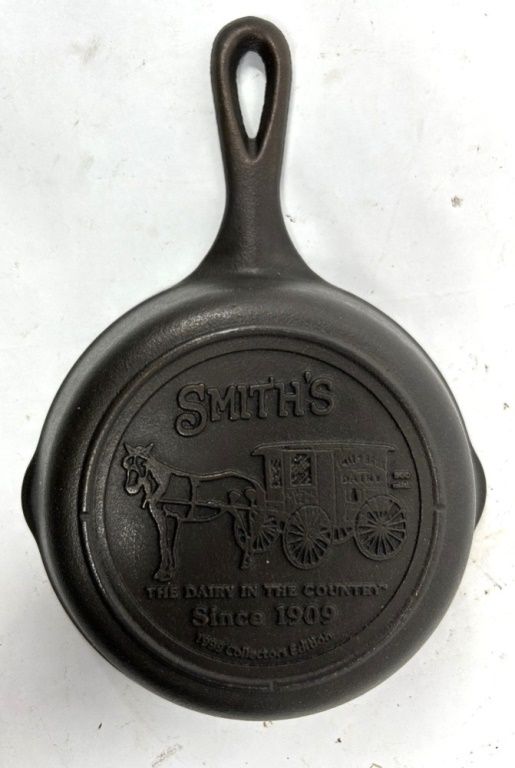 SMITH'S DAIRY SKILLET. COLLECTOR'S EDITION SMITH'S DAIRY 1995 CAST IRON 6 INCH SKILLET