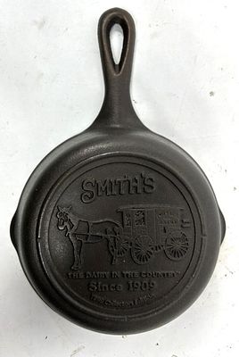 SMITH'S DAIRY SKILLET. COLLECTOR'S EDITION SMITH'S DAIRY 1995 CAST IRON 6 INCH SKILLET