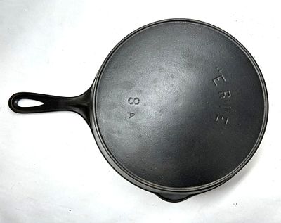VINTAGE ERIE CAST IRON SKILLET. VINTAGE ERIE 8A CAST IRON SKILLET BY THE GRISWOLD BRAND