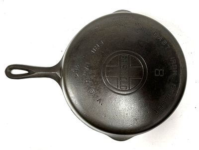 VINTAGE GRISWOLD #8 CAST IRON SKILLET