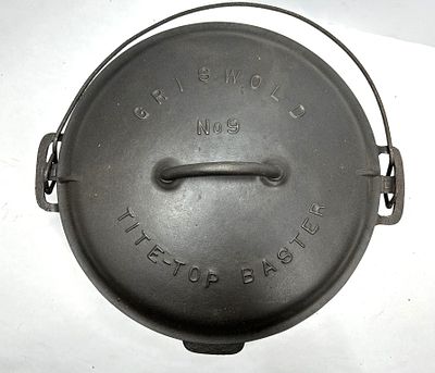 GRISWOLD #9 TITE TOP DUTCH OVEN. GRISWOLD #9 TITE TOP BASTER CAST IRON DUTCH OVEN
