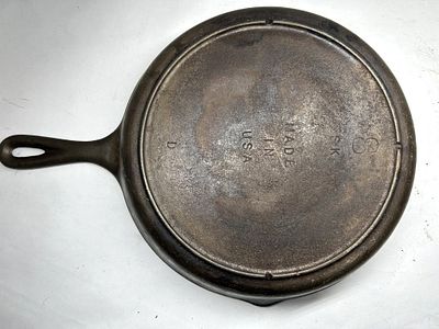 VINTAGE LODGE SKILLET. VINTAGE LODGE CAST IRON SKILLET 8 SK D1 10