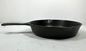 VINTAGE WAGNER WARE SKILLET. VINTAGE WAGNER WARE SIDNEY -0- #8 CAST IRON SKILLETImage - 2