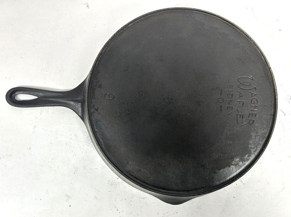 VINTAGE WAGNER WARE SKILLET. VINTAGE WAGNER WARE SIDNEY -0- SKILLET 9