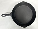 VINTAGE WAGNER WARE SKILLET. VINTAGE WAGNER WARE SIDNEY -0- SKILLET 9Image - 1