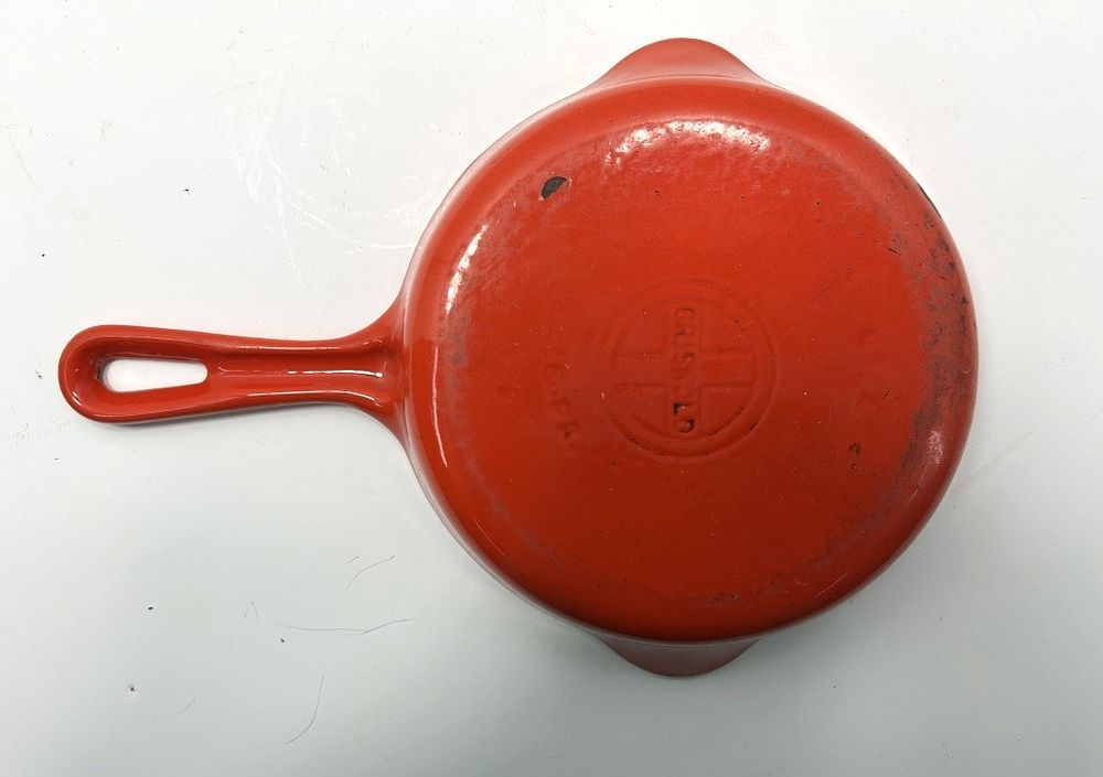 Lot 161: GRISWOLD RED ENAMEL SKILLET