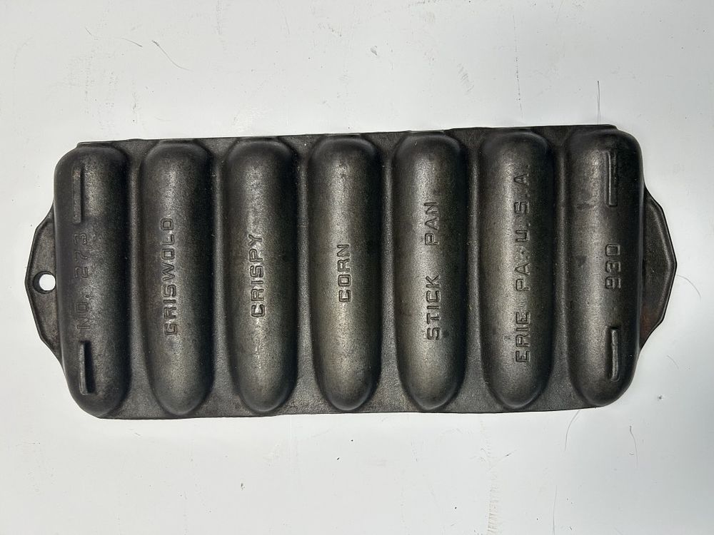 Lot 169: GRISWOLD CRISPY CORN PAN