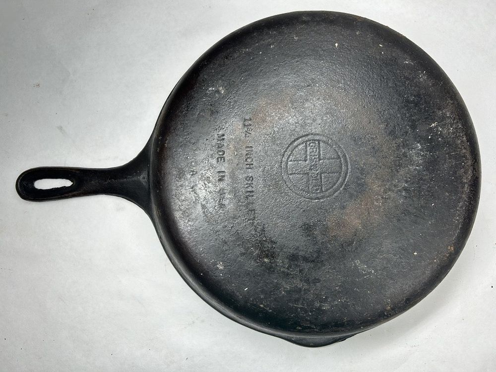 Lot 215: GRISWOLD 11 3/4 INCH SKILLET