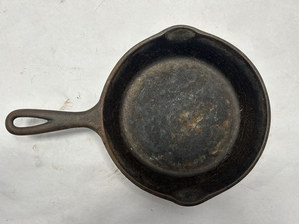 Lot 260: CAST IRON SKILLET
