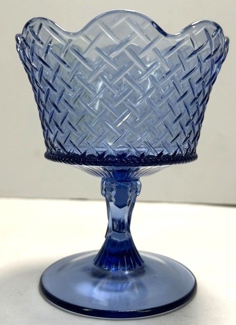 Lot 265: FENTON BLUE GLASS PEDESTAL COMPOTE DISH BOWL