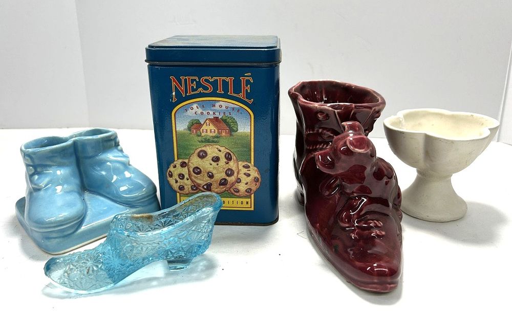Lot 289: MCCOY POTTERY AND FENTON BOOT