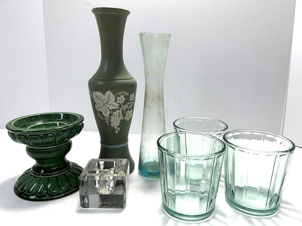 Lot 298: ANTIQUE VASES AND CUPS