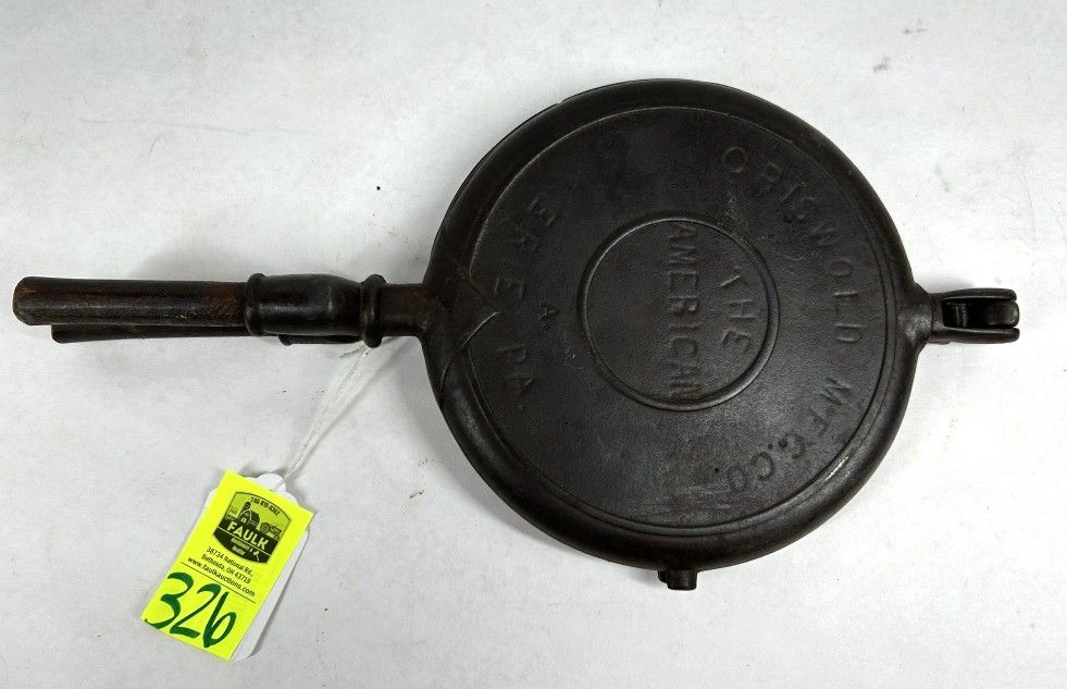 Lot 326: GRISWOLD THE AMERICAN WAFFLE IRON
