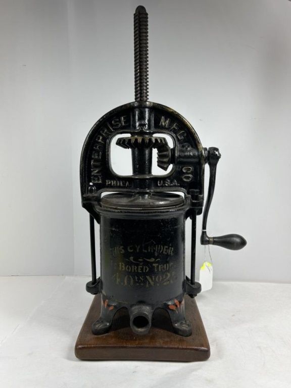 Lot 336: ANTIQUE ENTERPRISE CAST IRON SAUSAGE PRESS
