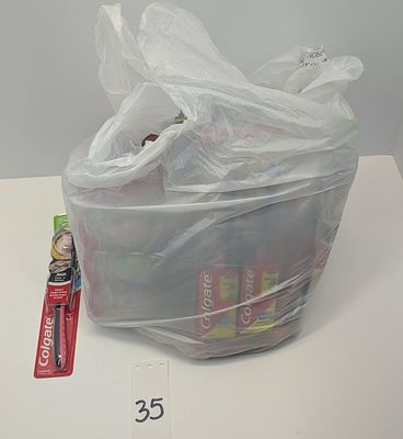 KIDS TOOTHBRUSHES. 31 COUNT OF SOFT BRISTLES COLGATE TOOTHBRUSHES, VARIETY OF COLORS