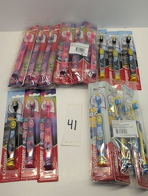 KIDS TOOTHBRUSHES. 24 COUNT OF ASSORTED KIDS TOOTHBRUSHES COLGATE