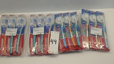 VARIETY TOOTHBRUSHES. 24 COUNT SLIM SOFT ADULT & KIDS COLGATE TOOTHBRUSHES ASSORTED COLORS