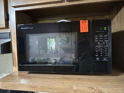 MICROWAVE. SHARP CAROUSEL