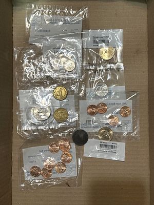 VINTAGE COINS. 8 COIN LHC ANNIVERSARY SET, BENJAMIN HARRISON, LHC YEAR SET 4, KENNEDY HALF 