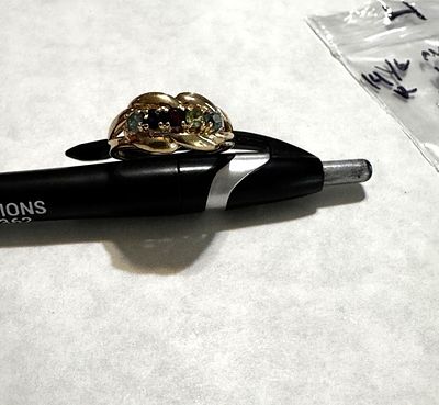 14 K YELLOW GOLD MOTHERS 5 STONE RING. 4.0 GRAMS, SIZE 9