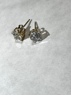 925/ GOLD PLATED CUBIC ZIRCONIA 7 MM EACH. 2 1/2 CARAT TOTAL WEIGHT, 2 GRAMS WITH BACKS