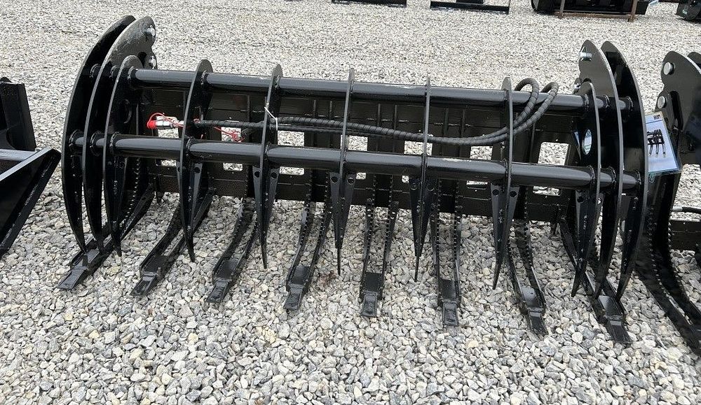 Lot 370: 2025 FUTURE SKID STEER CURVED WOOD GRABBER