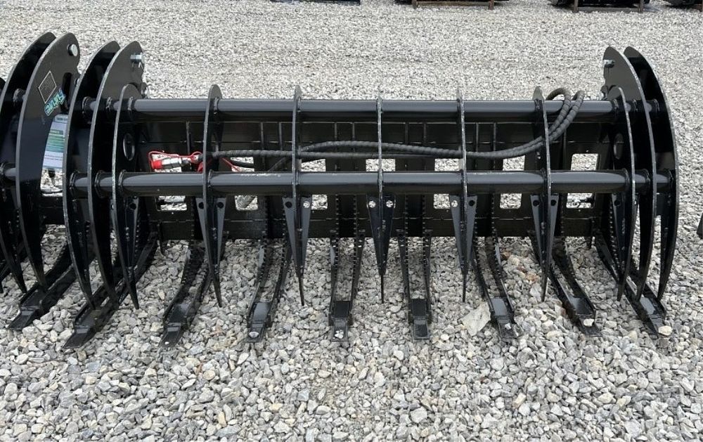 Lot 371: 2025 FUTURE SKID STEER CURVED WOOD GRABBER