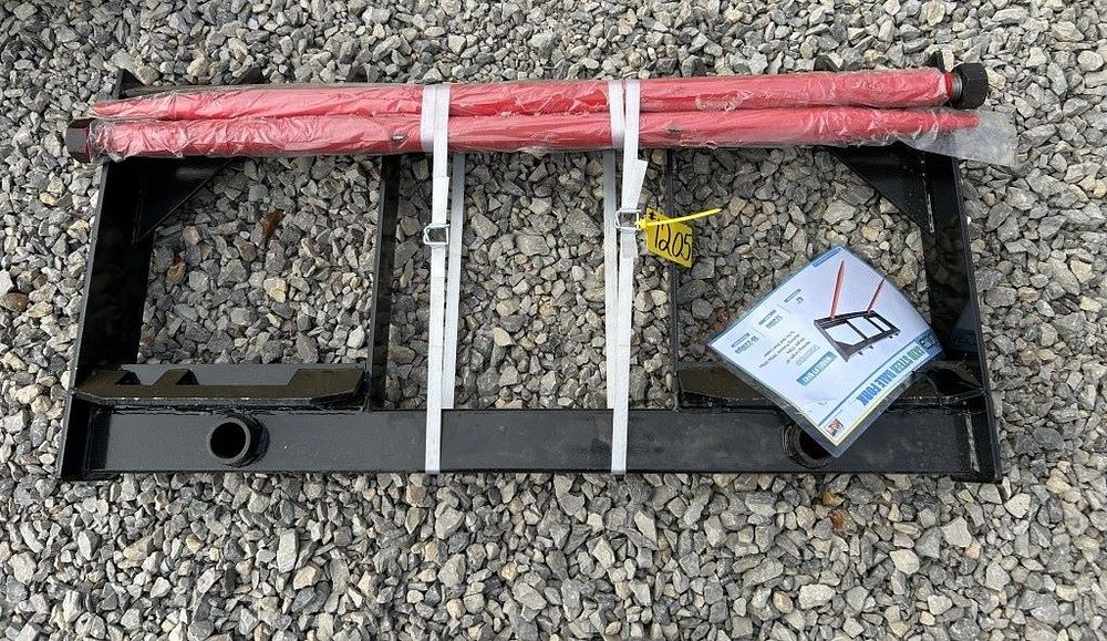 Lot 372: 2025 FUTURE SKID STEER BALE FORK 47"