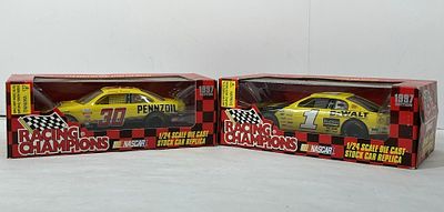 HERMIE SADLER #1 RACING CHAMPIONS. NOS 1/24 RACING CHAMPIONS 1997 EDITION #30 PENZOIL NASCAR S/N 