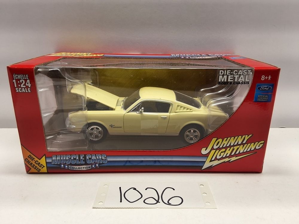 Lot 1026: JOHNNY LIGHTNING- MUSCLE CARS COLLECTION