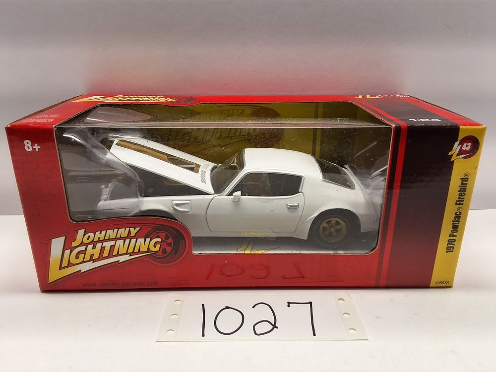 Lot 1027: JOHNNY LIGHTNING