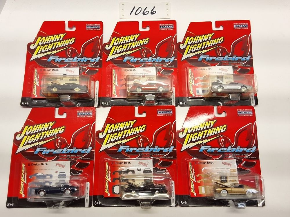 Lot 1066: JOHNNY LIGHTNING - FIREBIRD