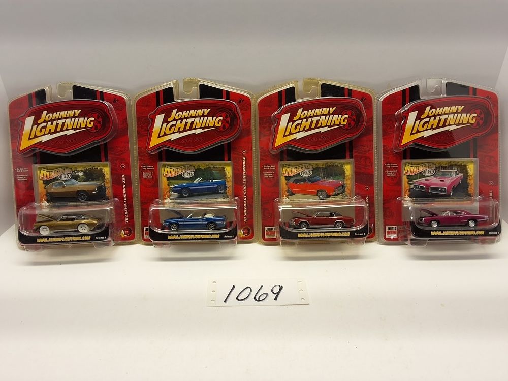 Lot 1069: JOHNNY LIGHTNING - MUSCLECARS 1970