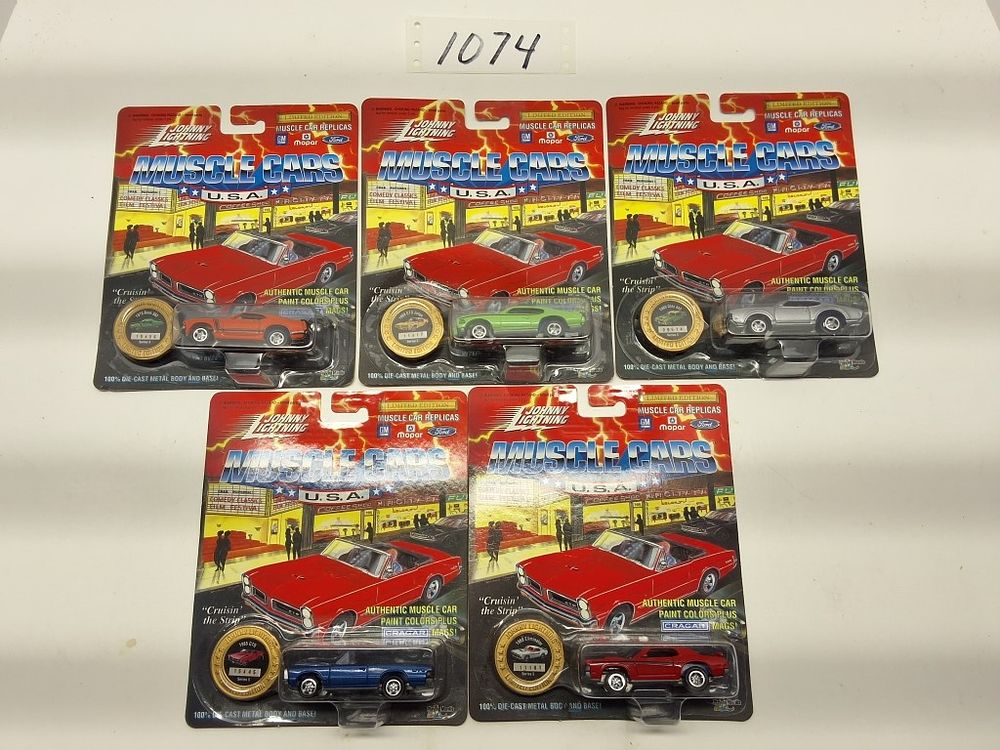 Lot 1074: JOHNNY LIGHTNING - MUSCLE CARS U.S.A.
