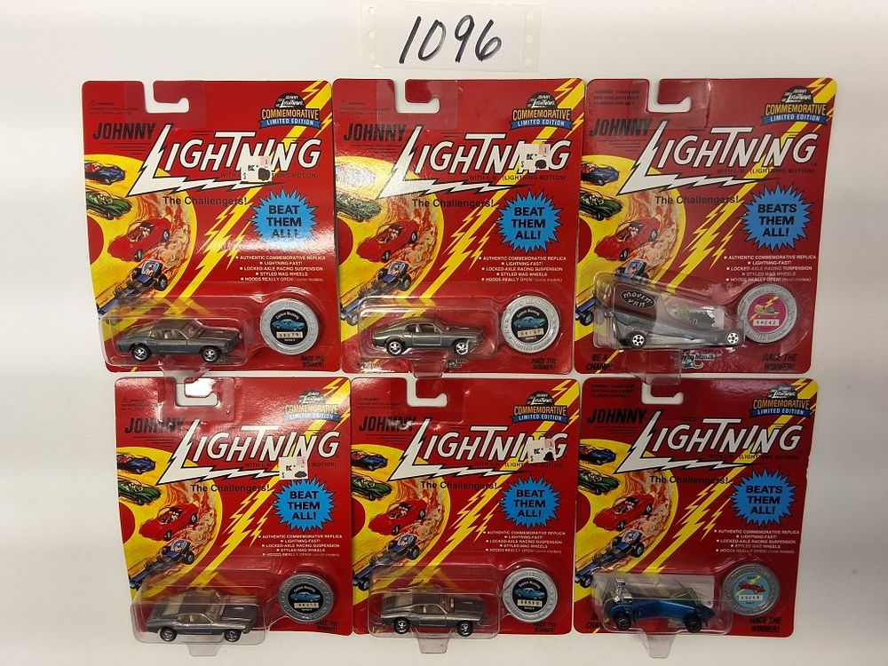 Lot 1096: JOHNNY LIGHTNING - THE CHALLENGERS