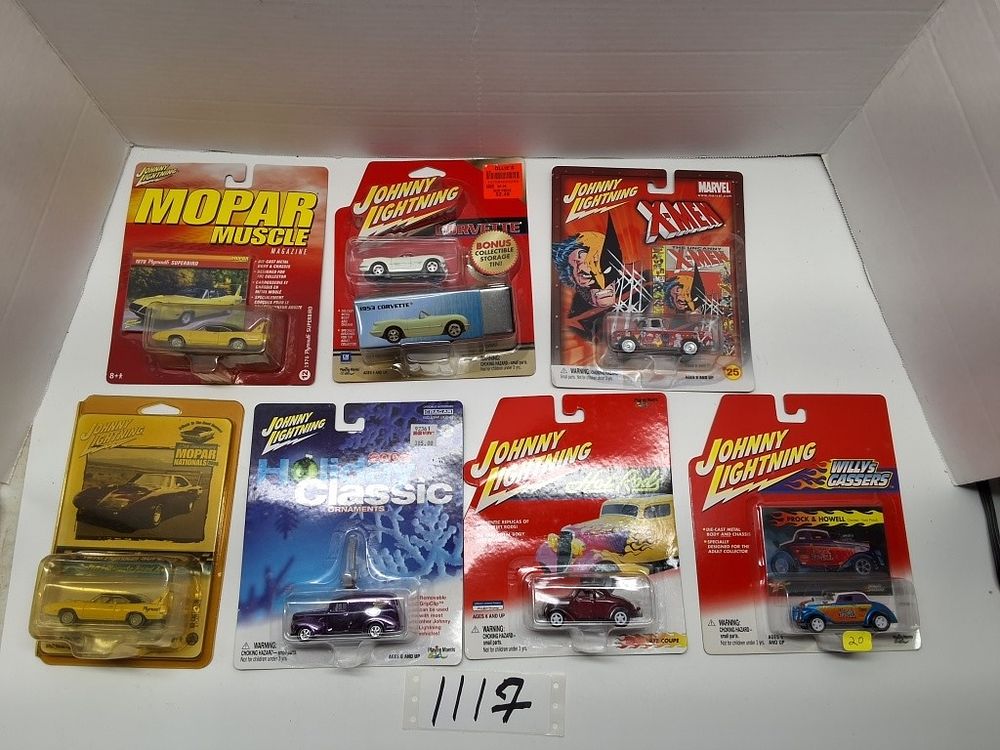 Lot 1117: JOHNNY LIGHTNING